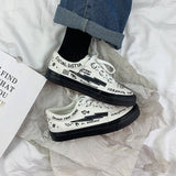 Japanese Little White Shoes 